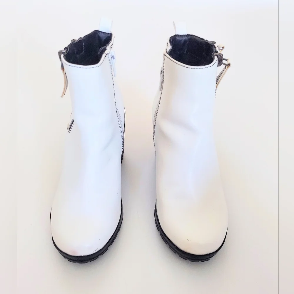 Parker & Sky Stacy Ankle Boots White Faux Leather Block Heels Womens 6M